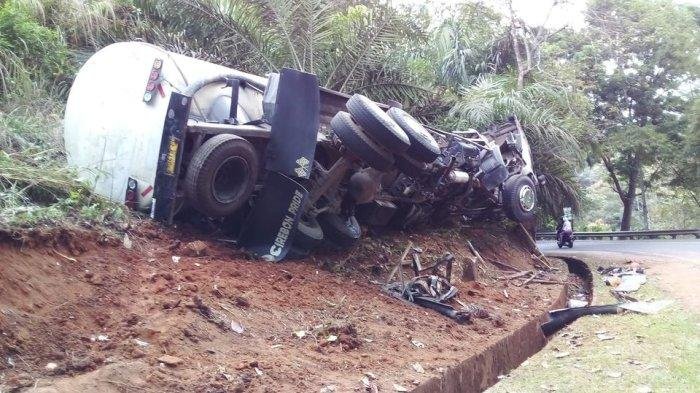 Truk Semen Tabrak Pemotor Hingga Tewas di Ciamis