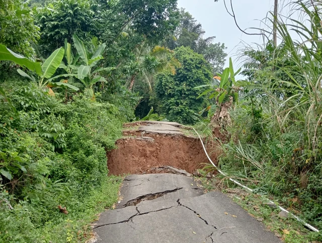 Fenomena Tanah Bergerak di Purwakarta