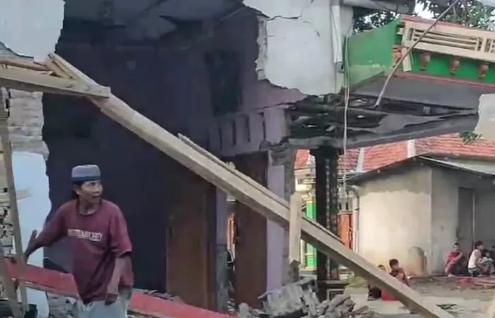 Ledakan Dahsyat di Rumah Tukang Servis Elektronik Pasuruan