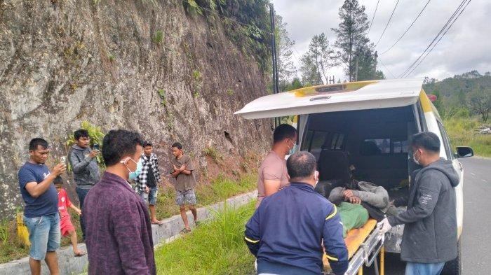 Mayat Pria Tanpa Identitas Ditemukan di Pinggir Jalan
