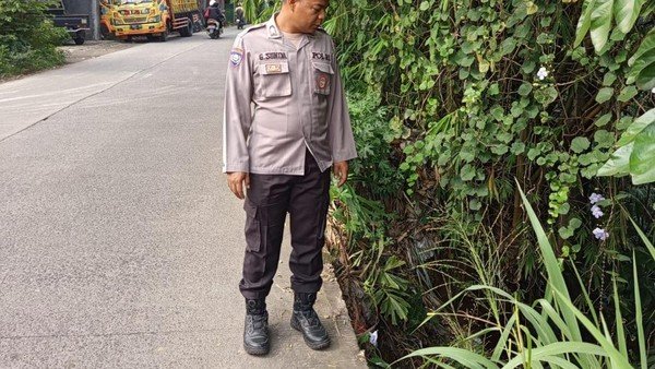 Driver Ojol Wanita Tercebur ke Sungai di Cilebut Bogor