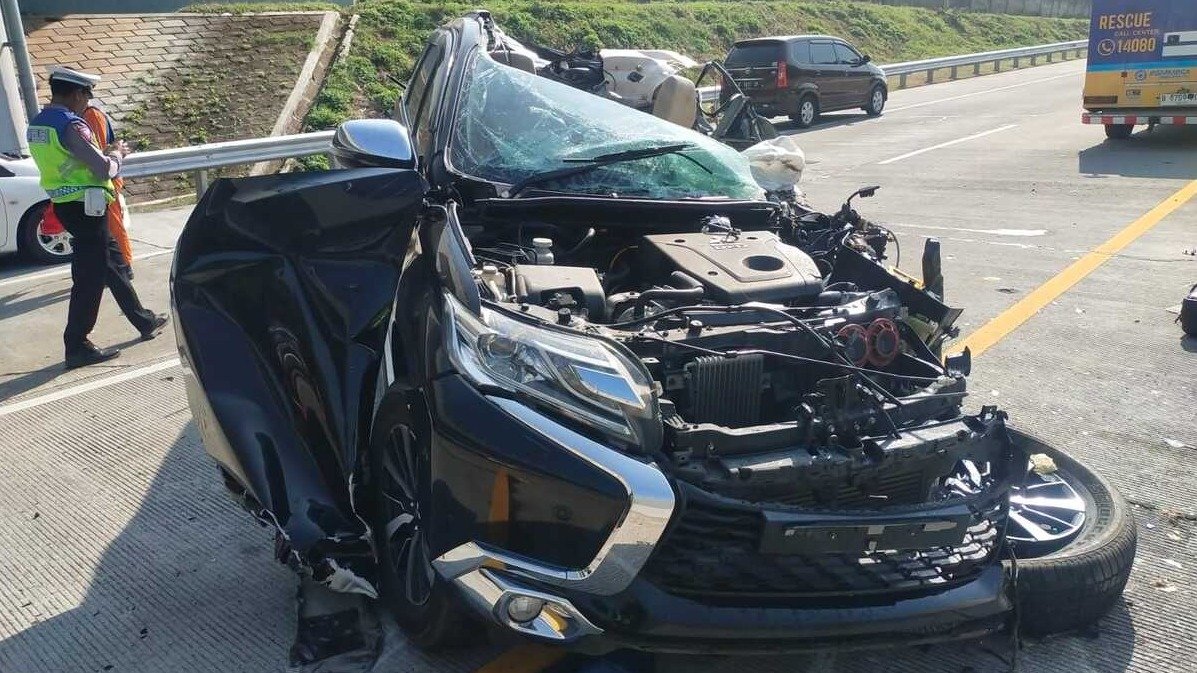 Kecelakaan Pajero Tabrak Truk Gandeng di Tol Batang, Purnawirawan TNI Luka Parah